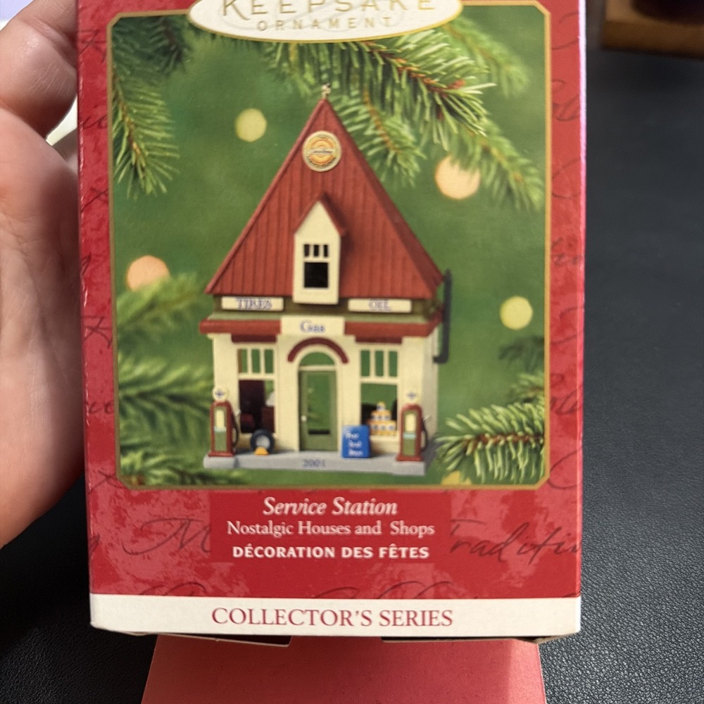 2001 Hallmark Service Station Nostalgic House and Shops 18 Ornament IOB QX8045!